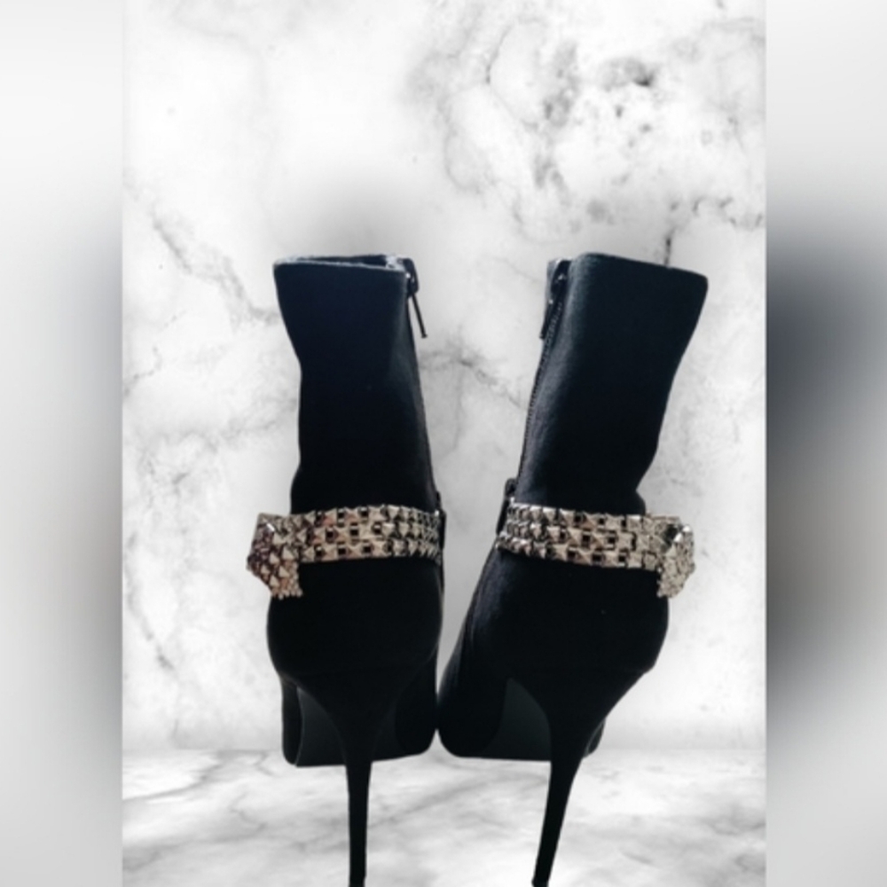 Venus Chain Buckle Heeled Booties Size 6 - Picture 4 of 7